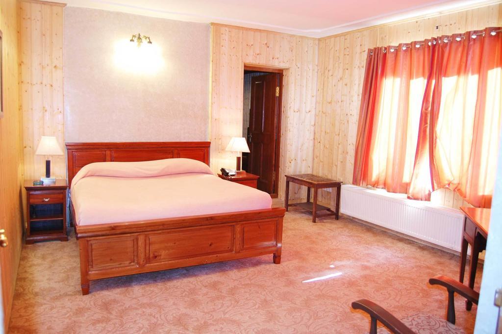 Nedous Hotel Gulmarg Habitación foto